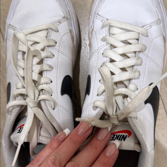 Nike White and Black Casual Sneakers - Picture 5 of 5